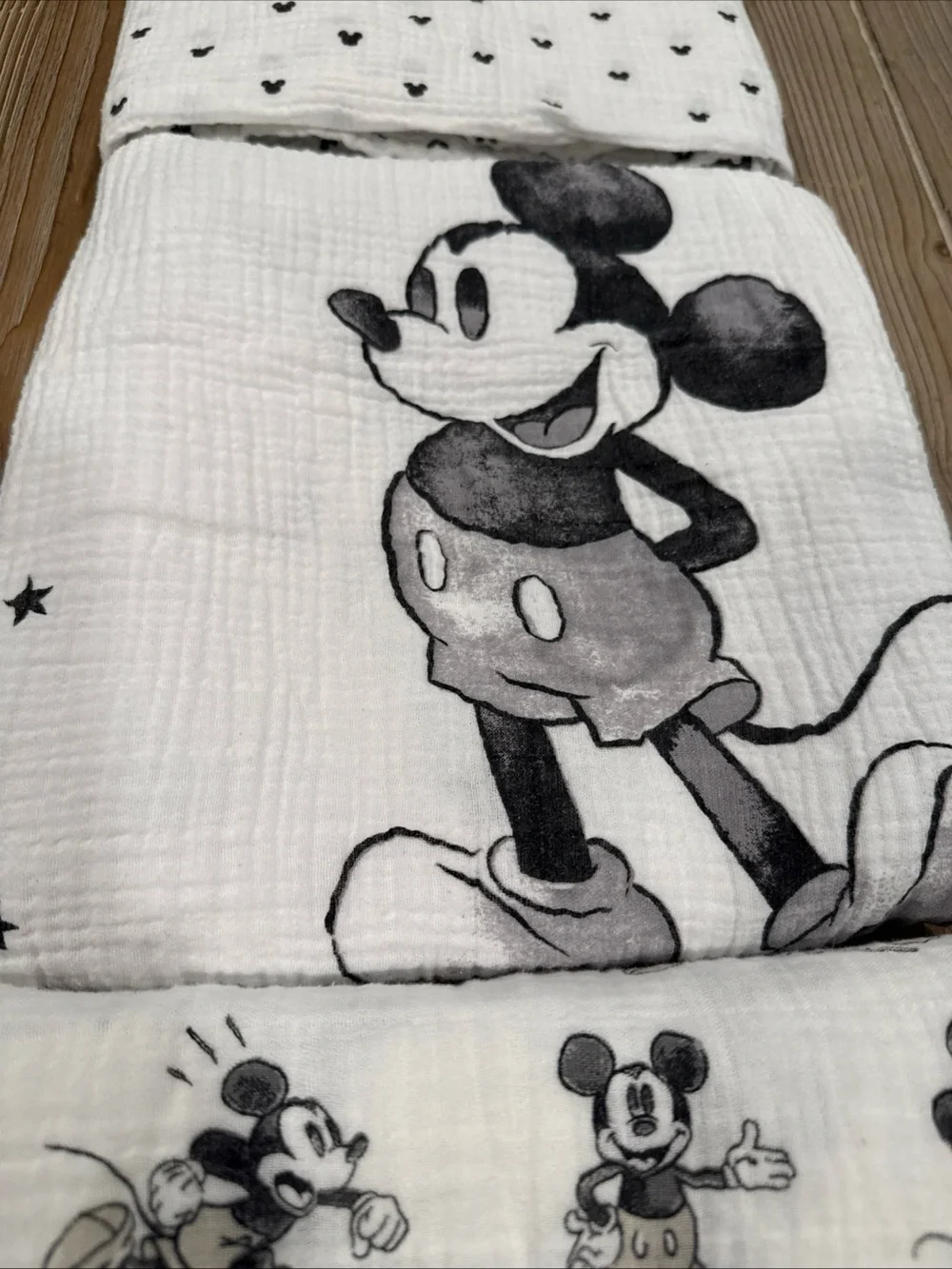 Pottery Barn Kids Disney Mickey Mouse Organic Cotton Muslin Blankets 3pc HTF